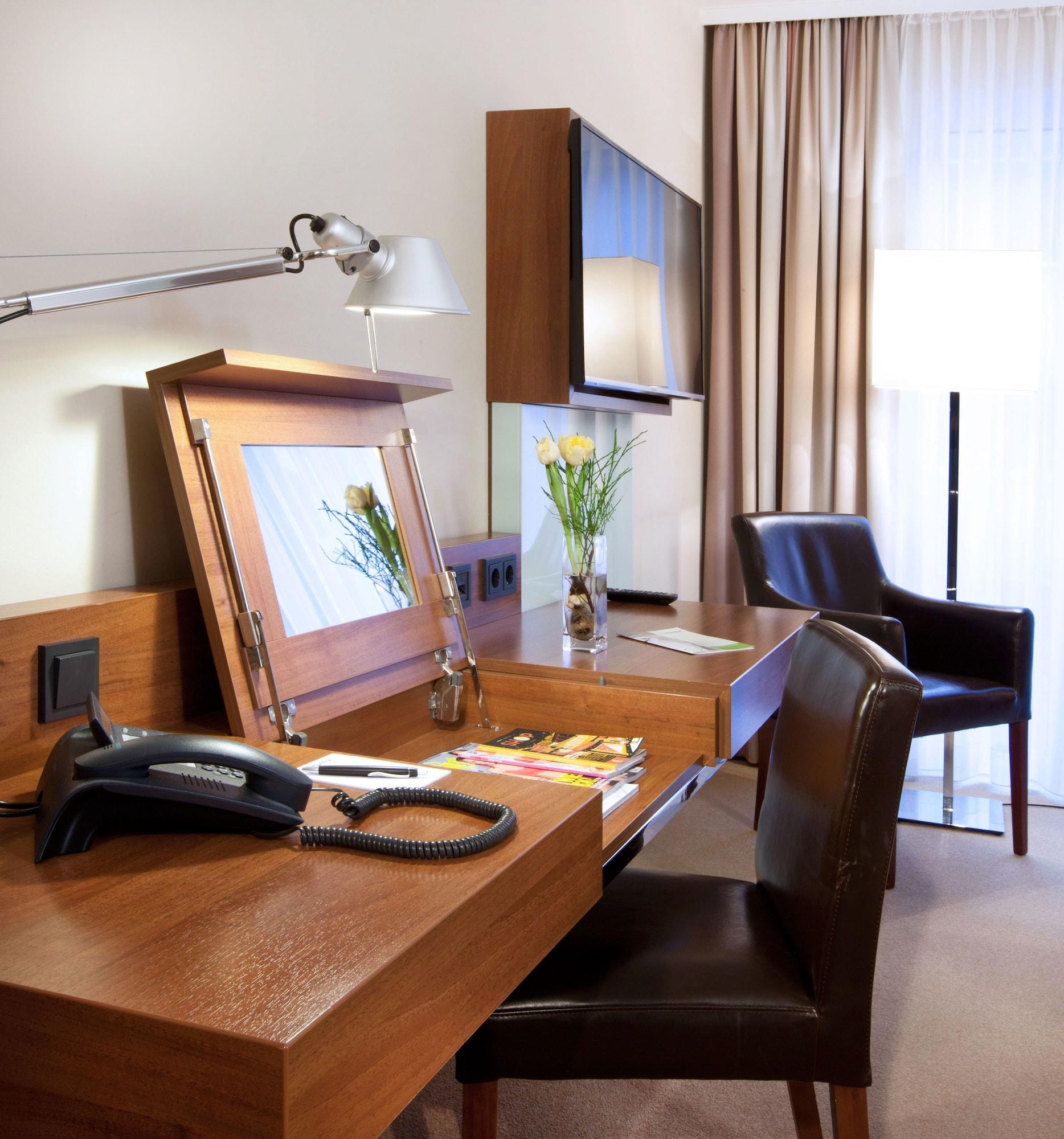 Lindner Hotel Hamburg Am Michel, Part Of Jdv By Hyatt Exterior photo